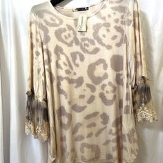 Never Worn, Animal Print Top With Lovely Lace Sleeves. Attractive Silhouette. Bohemian Leopard Print Top For Spring, Bohemian Leopard Print Spring Tops, Spring Bohemian Leopard Print Tops, Clothes For Women Over 50, Cotton Tunic Tops, Flannel Women, Tunic Tank Tops, Women Tunic Tops, Casual Tops For Women