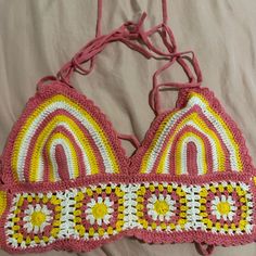 Size S/M Fun Fitted Beach Top, Trendy Multicolor Tops For Beach, Retro Multicolor Crop Top For Summer, Trendy Multicolor Tops For Beach Season, Retro Red Tops For Beach, Pink Summer Tops For Festival, Pink Summer Top For Festival, Trendy Pink Tops For Festival, Trendy Pink Top For Festival