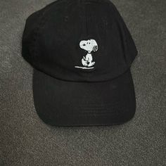 Snoopy Cap With Snap Back For Os Fit..Nwot Snap Back, Snap Backs, Accessories Hats, White Black, White And Black, Snoopy, Mens Accessories, Black White, Man Shop