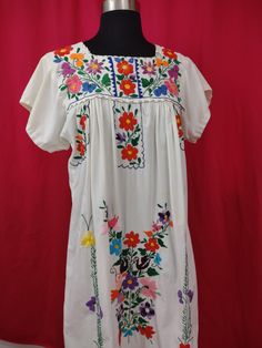 Darling ankle length mexican dress. True vintage. Great condition. Bust 36 Hip 46 Length 57 Traditional Mexican Outfits For Women, Mexican Outfits For Women, Mexican Outfits, Mexican Outfit, Mexican Dress, Mexican Dresses, Traditional Mexican, Vintage Mexican, Outfits For Women