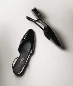 Chanel Slingback Flats, Slingback Chanel, Aw 2024, Chanel Slingback, Moda Chanel, Mode Chanel, Fits Aesthetic, Chanel Store, Cartier Panthere