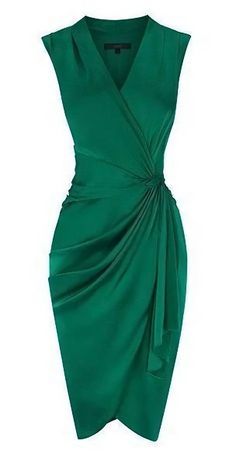 A Line Deep V Neck Green Satin Homecoming Dress Emerald Green Cocktail Dress, Emerald Green Prom Dress, Green Cocktail Dress, Satin Homecoming Dress, Chique Outfits, Short Cocktail Dress, Outfit Trends, 여자 패션, Mode Inspiration