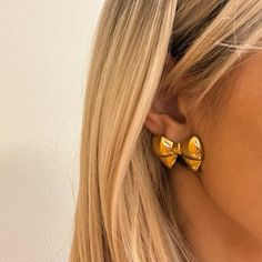 Puffy Golden Bow Stud Earrings Golden Bow, Coquette Girl, Earrings Aesthetic, Chunky Earrings, Stud Earrings Gold, Bow Earrings, Knit Set, Gold Earrings Studs, 18k Gold