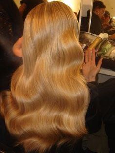 Princess Haircut, Waves Blowout, Layered Hair Blonde, Blonde Hair Beach Waves, Red Hair Black Hair, Princess Curls, Look And Find, Effortless Waves, Hair Inspiration Long