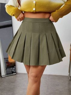 SHEIN EZwear Plus Size Women's Solid Color Short Pleated Skirt | SHEIN USA Formal Outfit For Teens, Pleated Skirt Plus Size, Short Pleated Skirt, Green Pleated Skirt, Teen Skirts, Semi Formal Outfits, Pleated Skirt Short, Pencil Skirts, Plus Size Skirts