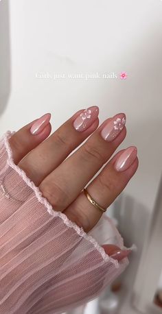 Nude Winter Nails, Trendy Winter Nails, Acrylic Nails Almond Shape, Milky Nails, Simple Gel Nails, Summery Nails, Soft Nails, Trendy Winter, Minimalist Nails