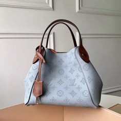 ADC Fashion Lu-Vi bags - 1845 A+ Excellent Quality copies; Contact us if you've any questions in your mind. Cheap Purses, Summer Swag, Purse For Women, Handbags Affordable, Cheap Handbags, Cute Purses, Cute Bags, Vuitton Bag, Lv Bag