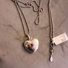 Silver Heart Locket With Jewel Accent Silver Heart Locket, Heart Pendent, Silver Beaded Necklace, Silver Locket, Silver Bead Necklace, Silver Lockets, Heart Locket, Silver Heart, Locket