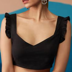 Blouse Backless, Modern Blouse, Blouse Designer, Usa Women, Backless Blouse, Blouse Sleeveless, Designer Blouse, Raw Silk, Blouse Designs