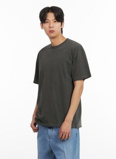 Product Detail Style : Casual Occasion : Back to school Type : Men, TShirts Print : Washed Material : Cotton Sleeve : Short sleeve Neck : Round neck Length : Regular Fit : Loose fit Cotton100 Color : Dark gray Made in Korea Model Size Model is wearing size L and the color Dark gray. Height : 6'0" | 184cm / Top : L / Bottom : XL (32 inch) .prddescription table, .prddescription td, .prddescription th { border : 1px solid black; border-collapse : collapse; padding: 10px; } Size(Inch) Size Shoulder Gray Plain T-shirt For Streetwear, Plain Gray T-shirt For Streetwear, Casual Plain Cotton T-shirt, Basic Washed Black Cotton T-shirt, Casual Gray Cotton T-shirt, Basic Washed Black Crew Neck T-shirt, Washed Black Relaxed Fit Short Sleeve Shirt, Urban Gray T-shirt For Everyday, Gray Urban T-shirt For Everyday