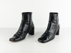 Vintage black square toe boots Made by Via Spiga Size 6.5 M Interior Sole Length - 9 inches Width at widest - 3 inches Heel - 2.5 inches Black leather boots Great condition! sh1 Sharon Tate Style, Black Square Toe Boots, Square Boots, Y2k Boots, Pointed Boots, Sharon Tate, Vintage Heels, Square Toe Boots, Zipper Boots