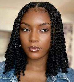 Long Braided Bob with Passion Twist Braids Bob Braids Hairstyles, Tan Skin Blonde Hair, Short Box Braids Hairstyles, Twisted Hair, African Hair Braiding Styles, Natural Hair Twists, Twist Styles, Pelo Afro, Twist Braid Hairstyles