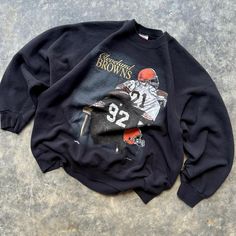 Vintage 90's Cleveland Browns NFL Football Embroidered Crewneck Sweatshirt  Size approx Xl   26" x 28" Overall great shape & no major flaws  Original 90's Crewneck  Great Graphics & Dated 1994 Any questions feel free to reach out! Oversized Vintage T-shirt, Black Oversized Vintage Sweatshirt, Oversized Throwback Fall Tops, Oversized Throwback Top For Fall, Black Throwback Crew Neck Sweatshirt, Vintage Crewneck Outfit, Nfl Sweatshirt, Crewneck Outfit, Vintage Crewneck