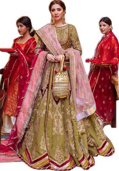 Henna Color, Pink And Maroon, Beautiful Henna, Pakistani Bridal Wear, Pakistani Bridal, Bridal Lehenga, Bridal Wear, Silk Fabric, Color Choices