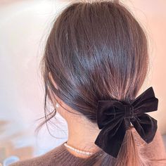 The black velvet bow hair clip offers a sophisticated and timeless look, crafted from soft, luxurious fabric.  This versatile accessory adds a touch of elegance to any hairstyle, making it suitable for both everyday wear and special occasions.  The secure clip ensures your hair stays in place while the classic black color complements a wide range of outfits, making it a must-have in your hair accessory collection. Velvet Hair Bow, Black Velvet Bow, Hair Bow Sets, Hair Accessories Collection, Bow Hair Clip, Velvet Hair, Color Complement, Bow Set, Velvet Bow