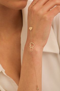 Minimalist Heart Pendant Bracelet, Minimalist Heart Bracelet For Anniversary, Elegant Heart Beads Bracelets As Gift, Elegant Heart Beads Bracelet Gift, Elegant Bracelets With Heart Beads As Gift, Elegant Heart Beads Bracelet As A Gift, Elegant Bracelets With Heart Beads For Gifts, Elegant Everyday Heart Bracelets, Elegant Everyday Heart-shaped Bracelets