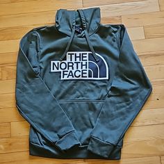 Men's Xs The North Face Hoodie. Never Worn. Smoke Free Home. Urban Crew Neck Hoodie For Outdoor Activities, Outdoor Long Sleeve Hoodie With Logo Print, Long Sleeve Hoodie With Logo Print For Outdoor, Casual Black The North Face Hoodie, The North Face Fleece Crew Neck Sweatshirt, The North Face Winter Streetwear Sweatshirt, The North Face Fleece Hoodie Crew Neck, The North Face Fleece Hoodie For Streetwear, The North Face Cotton Long Sleeve Hoodie