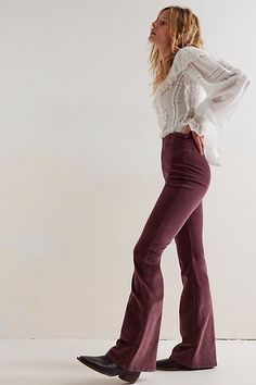 The perfect corduroy version of our top-rated style from our We The Free collection. **Fit:** Super high-rise, flared silhouette **Features:** Exaggerated yoking throughout, ultra soft & stretchy cord fabrication, exposed button fly, flattering flat front and back **Why We | We The Free Jayde Cord Flare Jeans at Free People in Brown, Size: 31 S Bell Bottom Jeans Women, La Womens Fashion, Bohemian Rocker Style, Casual Fall Looks 2024, High Waist Corduroy Pants, Shoes For Bell Bottom Jeans, Elevated Edgy Style, Elevated Boho Style, Early 30s Age Fashion Women