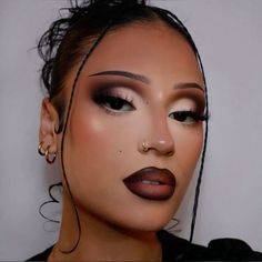 Dark Skin Makeup Looks Eyeshadows, Asian Prom Makeup, Space Eye Makeup, Goth Wedding Makeup, Black Bride Makeup, Dramatic Eyeshadow, Dark Makeup Looks, Sultry Makeup, Asian Makeup Tutorials