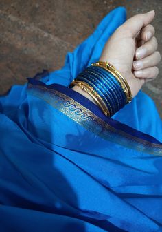 Bangles Aesthetic, Saree Aesthetic, Bangles Collection, Traditional Accessories, Jewelry Knowledge, Beginner Henna Designs, Korean Accessories, New Gold Jewellery Designs, Bridal Jewelry Vintage