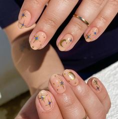 Boho Wedding Nail Ideas, Sun Moon Star Nails, Sun And Moon Nails Simple, Celestial Nails Short, Gold Sun Nails, Sun Moon Nails, Sun And Moon Nails