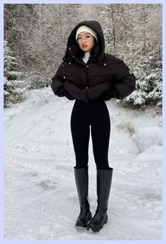 [PaidAd] 22 Top Womens Winter Outfits Cold Weather Ideas You'll Want To Use This Fall #womenswinteroutfitscoldweather Snow Outfits For Women, Winter Outfits Canada, Outfits Nyc, Perfect Winter Outfit, Outfits Cold