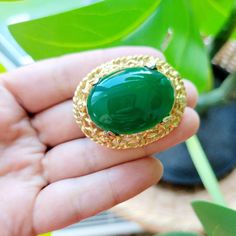 Vintage Classic Jade Oval Boucher Cabochon Brooch Pin. Approx 4cm long. Classic and beautiful. . . . estate pins brooches jewelry gift present silver round gem gemstone gemstones stone stones oval green yellow gold tone cute  OG Luxury Oval Elegant Cabochons, Antique Oval Gemstone Brooches, Elegant Oval Cabochon Brooch Jewelry, Antique Oval Gemstone Brooch, Oval Gemstone Brooches For Anniversary, Antique Green Gemstone Brooches, Green Oval Brooches For Formal Occasions, Elegant Oval Gemstone Brooches, Green Gemstone Pendant Brooches