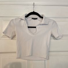 Never Worn - Perfect Condition Zara Fitted Top With Collar, Zara Fitted Collar Top, Zara Fitted V-neck Shirt, Zara Fitted V-neck Tops, Fitted Zara Collared Tops, Zara Fitted Short Sleeve Top, Cropped Polo, Polo Tees, Zara White