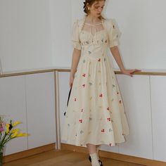 蕾咲く花刺繍フレンチワンピース Vintage Short Sleeve Embroidered Dress With Floral Design, Folk Style Short Sleeve Floral Embroidered Dress, Cottagecore Embroidered Short Sleeve Dress, Cotton Cottagecore Dress With Floral Embroidery, Spring Floral Embroidery Button-up Dress, Flower Dance, French Dress, Flower Bud, Blooming Flowers