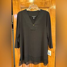 Ellen Tracy Tunic In Black With Gold Detail. Layered V-Neck Tunic. Perfect For Casual Office Wear Or Just Casual Wear. Can Be Dressed Up Or Down. New With Tags, Never Worn! Size: Xl No Stains Or Tears, In New Condition. Thanks For Checking Out My Listing! Casual Black Blouse With Split Neck, Black Split Neck Top For Workwear, Chic Black Split Neck Top, Casual Office Wear, Linen Tunic Tops, Summer Tunics, Cream Shirt, Pocket Tunic, High Low Tunic