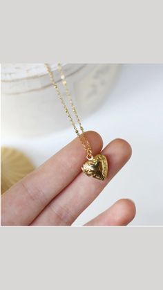 ♡ This Golden Open Heart Pendant Necklace is for sale in our shop: https://shopzola.storenvy.com/collections/1886383-accessories/products/35007298-open-heart-pendant-necklace-women-stainless-steel ♡ We ship worldwide! ♡ Check out more beautiful jewelries at https://shopzola.storenvy.com Elegant Metal Heart Necklace For Mother's Day, Tarnish Resistant Jewelry For Valentine's Day Gift, Elegant Rose Gold Heart Necklace, Valentine's Day Gift Tarnish Resistant Jewelry, Valentine’s Day Gift Tarnish-resistant Jewelry, Gold Metal Jewelry For Gifts, Gold Metal Jewelry Gift, Yellow Gold Metal Jewelry For Valentine's Day, Gift Sterling Silver Heart Necklace, Tarnish Resistant