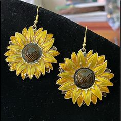 Pretty Sunflower Earrings On Gold Plated Wires, Approximately 1.75”. Sunflower Items, Sunflower Aesthetic, Sunflower Earrings, Earrings Color, Gold Yellow, Sunflower, Gold Plate, Jewelry Earrings, Plating