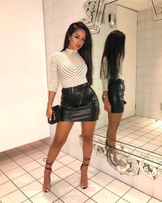 Gala Fashion, Leather Skirts, Fashion Inspo Outfits, Chic Outfits, Stylish Outfits, Leather Skirt