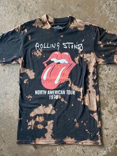 Bleached Rolling Stones T-Shirt | Reverse Tie Dye Rock Graphic T-Shirt This shirt is the perfect casual shirt for men and women. Pair it with jeans and sneakers for an everyday look. Each item is hand tie-dyed, so the results may vary by product - I will try and get it as close as possible to the one pictured. Before you order, please understand that you will have a custom, unique dyed shirt. There is an extra option to add a pair of matching bleached Nike crew socks to the shirt for another sma Nike Crew Socks, Acid Wash Shirt, Spring Lookbook, Summertime Outfits, Reverse Tie Dye, Diy Sweatshirt, Bleach T Shirts, Hand Tie, Rock T Shirts