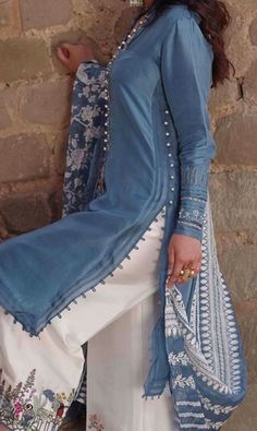 Design Kurta, Latest Dress Design, Simple Kurti Designs, Trendy Shirt Designs, Pakistani Fashion Party Wear, Kurta Neck Design, Dress Design Patterns