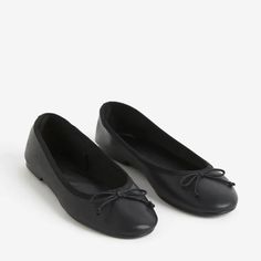 Ballet Flats With A Decorative Bow At Front. Satin Lining And Fluted Soles. Heel Height Approx. 1/2 In. Color: Black Size: 8 = 9¾" Foot Length Per H&M Size Guide Composition - Lining:Polyester 100% - Sock:Polyurethane 100% - Upper:Polyurethane 100% - Sole:Thermoplastic Rubber 100% New To Poshmark, Use My Referral Code Momgar22 For $10 Off Your First Purchase When You Set Up A New Poshmark Account. Beige Ballet Flats, Leopard Print Shoes Flats, Suede Flats Shoes, Silver Ballet Flats, Pointed Flats Shoes, Ballet Flats Black, Embroidered Flats, Leopard Print Flats, H&m Shoes