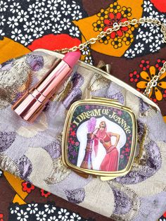 COMPACT MIRROR - ** I DREAM OF JEANNIE Everybody's favourite Genie! from the 1960's hit show! Great little compact to pop in your handbag! Compact mirror Size = Approx 7cm PLEASE READ Shipping:  Items are shipped from New Zealand, please read shipping cost before submitting your order ~ thank yooou. I Dream Of Jeannie, Dream Of Jeannie, Mirror Compact, Pocket Mirrors, Pocket Mirror, Compact Mirror, Makeup Tools Brushes, Makeup Tools, Makeup Cosmetics