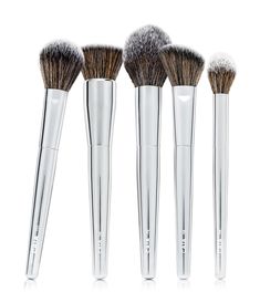 For this kit, five different face brushes were carefully selected that are essentials in a makeup closet. Included are a buffing foundation brush, one for more multi- purpose use and three brushes for more precise application. Read more about the individual brushes below.Flat Buffer Foundation Brush 14  - This flat and dense foundation brush is ideal for applying and blending foundation for a seamless look. Buffing away imperfections, the brush is designed to absorb less product for flawless app Nose Contour Brush, Concealer Pencil, Skincare Brush, Glossier Lipstick, Nose Contouring, Makeup Brush Kit, Conditioner Hair Mask, Highlighter Brush, Glowing Makeup