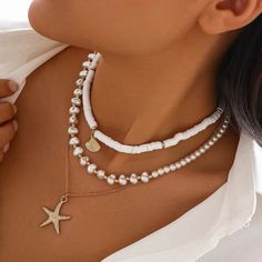 Trendy Star Charm Jewelry For Summer, Trendy Summer Jewelry With Star Charm, White Layered Necklace For Beach, White Layered Necklace For Beach In Summer, White Starfish Necklace For Summer, Necklace Y2k, Summer Beach Jewelry, Festival Chic, Pearl Chain Necklace