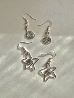 Diy Jewelry Wire, Diy Gothic Jewelry, Diy Grunge Clothes, Star Swirl, Simple Diys, Grunge Jewelry, Indie Jewelry, Handmade Jewelry Tutorials, Diy Wire Jewelry