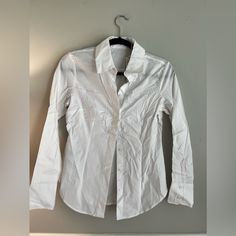 Classic White Button-Up Xs *Never Worn& Nwt/Excellent Condition Fitted Everyday Collared Shirt, Fitted Collared Shirt For Everyday, White Slim Fit Tops With Button Closure, Fitted Everyday Blouse With Button Closure, Fitted Button Closure Blouse For Everyday, Fitted Blouse With Button Closure For Everyday, Fitted Shirt With Buttons For Everyday, Fitted Shirt For Everyday, White Fitted Blouse For Everyday