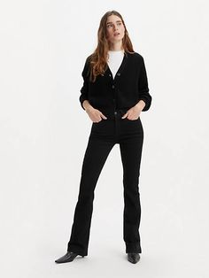 A high rise meets a modern bootcut leg. We designed these easy-to-wear 725 High-Rise Bootcut jeans with a high rise, slim leg and subtle bootcut at the hem for a flattering silhouette. Part of our signature ‘Lot 700’ fits, these jeans are designed to flatter;all day, every day. A classic leg-lengthening bootcut silhouette Designed to give you legs for days Fits slim through your hip and thigh with a high rise that holds you in Authentic denim character enhanced with supersoft stretch. For jeans that'll leave you starry-eyed. That's Levi's® Stellar Stretch. Thanks to excellent built-in recovery, they champion your curves and move with you;without sagging or bagging;everywhere and every wear. Color that lasts. This garment is made with Stay Dark technology, meaning it keeps its true color fo Bootcut Jeans Women, Ribcage Jeans, Black Bootcut Jeans, Levis Outfit, High Rise Bootcut Jeans, Jeans Bootcut, Tapered Jeans, Jeans Women, Slim Leg