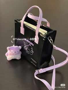 Nature Creatures, Stylish School Bags, Kawaii Bags, My Style Bags, Inside My Bag, Aesthetic Bags, My Bags, Girly Bags, Stylish Backpacks