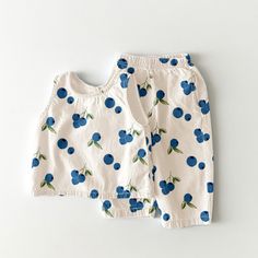 About This Item: Made to match this set is complete with a blueberry top and matching pants. Product ID: BB50426 Material: 100% Cotton Color: Beige Size Chart Size(Age) Height(CM) Chest (CM) Waist (CM) 0-3M 52-59 54 36 3-6M 60-66 57 38 6-12M 67-75 60 40 12-18M 75-85 63 42 18-24M 85-95 66 44 2-3T 95-105 69 46 *Babies grow at their own pace. It's recommended to choose the size that corresponds to your mini's height and weight rather than their age for a much more accurate fit. Please also take ... Cute Clothes Pictures, March Baby, Baby Boutique Clothing, Baby Inspiration, Baby Fits, Baby 2, Holiday Baby, Baby Colors