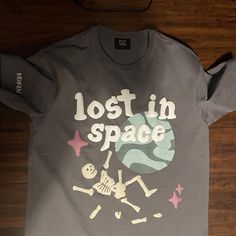 Never Worn Broken Planet Market "Lost In Space" Shirt - Size M Broken Planet Market, Broken Planet, Space Shirts, Lost In Space, In Space, Shirt Color, Planets, Colorful Shirts, Tee Shirts