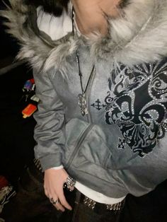 Skater Beanie, Affliction Clothing, Outfit Elegante, Fashion Abstract, Outfit Elegantes, Masc Outfits, Fur Hoodie, Fire Fits