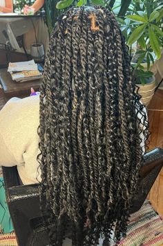 Island Twist Summer Soft And Distressed Faux Locs Island Twist, Faux Locs Hairstyles, Summer Soft, Boho Beauty, Locs Hairstyles