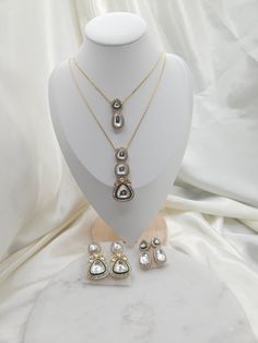 Very Gorgeous and elegant Polki stone Versatile. Can be paired with number of outfits.Perfect to wear at weddings occasions.Highest quality and craftsmanshipLength around 22 to 24 inches Polki Necklace Set, Polki Necklace, Saree Dress, Of Outfits, Vintage Bags, Ring Bracelet, Earring Necklace, Necklace Set, Jewelry Sales