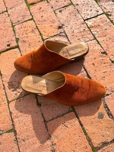 I absolutely love these genuine leather mules, made in Mexico. Fits best a sz 7- sz 8. These retail new for $242. Beautiful cognac colored suede. Slight signs of wear. Super high quality and will last a long time if cared for! Periwinkle Fairy, Mexico Fits, Clogs And Mules, Roper Boots, Suede Mules, Fairy Dress, Dress Gift, Leather Mules, Clogs Shoes