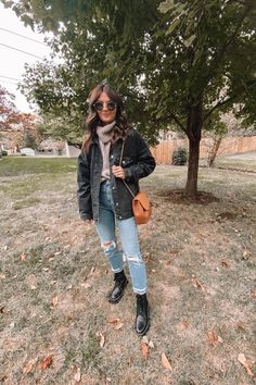 Look Jean, Cold Outfits, Jeans Mom, Trendy Fall Outfits, Cute Fall Outfits, Beauty And Fashion, Outfit Inspo Fall, Fall Fashion Outfits, Casual Fall Outfits